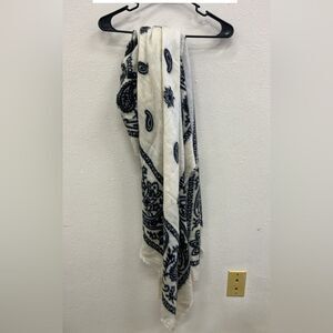 Steve Madden Black and White Paisley Bohemian 100% Acrylic Scarf #744